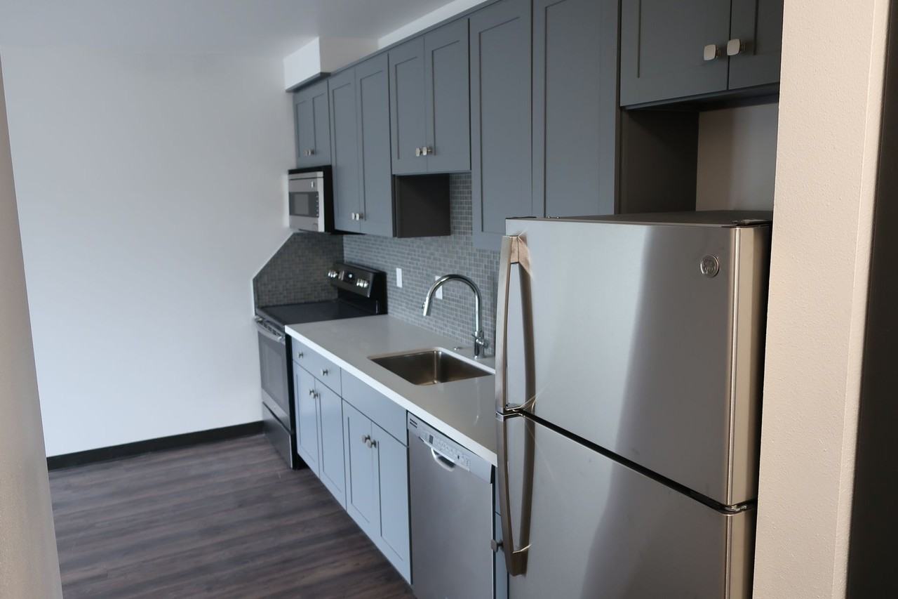 Cohanim Renaissance on The University Ave! - Photo 3 of 50