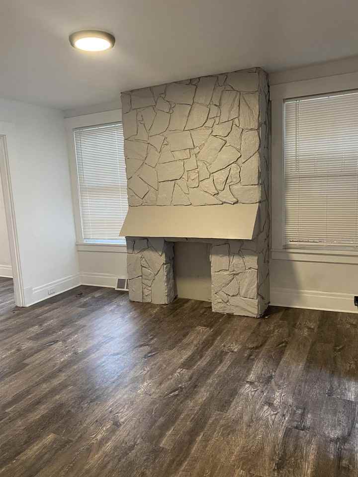 1036 Steuben St #1 - Photo 4 of 14