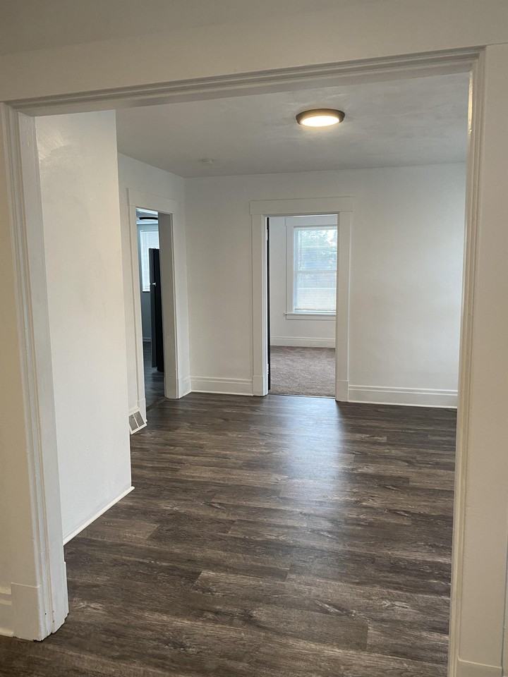 1036 Steuben St #1 - Photo 4 of 14