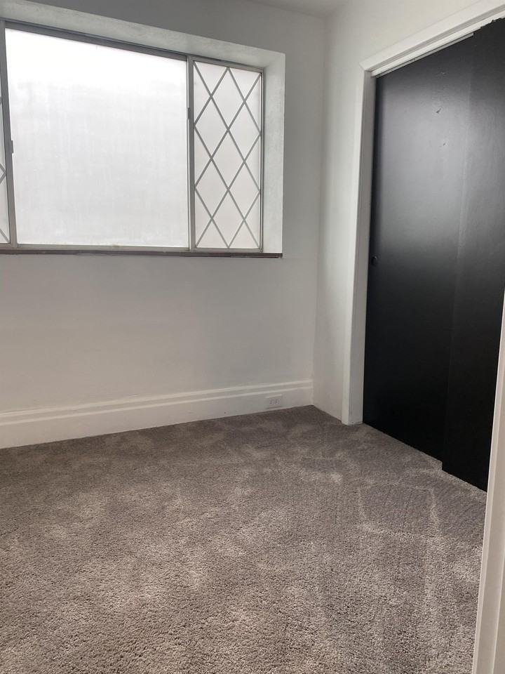 1036 Steuben St #1 - Photo 6 of 14