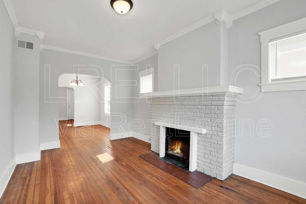 1236 Manitau Ave - Photo 3 of 18