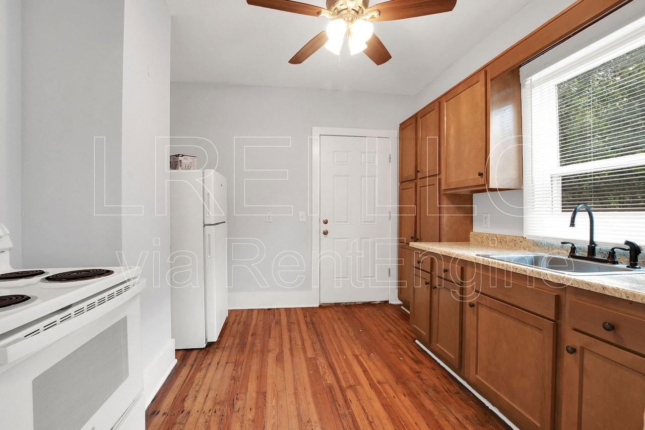 1236 Manitau Ave - Photo 5 of 18