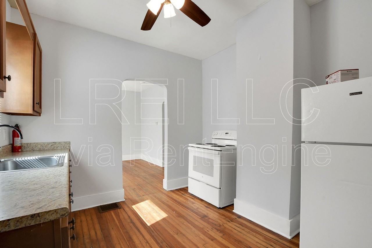 1236 Manitau Ave - Photo 6 of 18