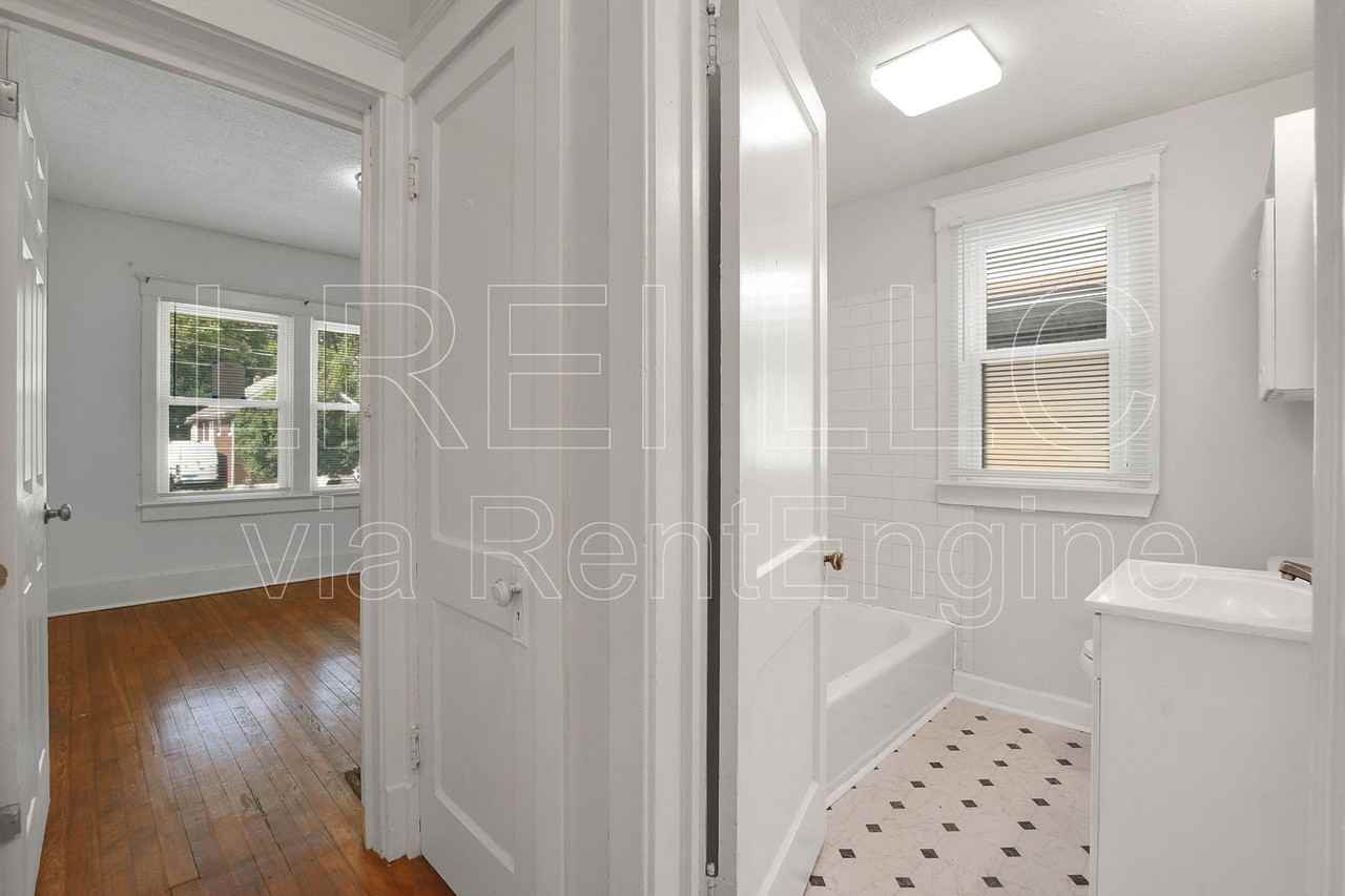 1236 Manitau Ave - Photo 7 of 18