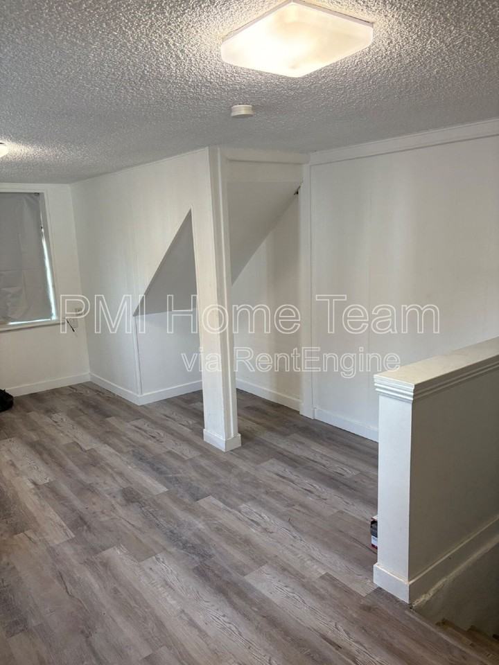 732 E 1000 S #B - Photo 2 of 13