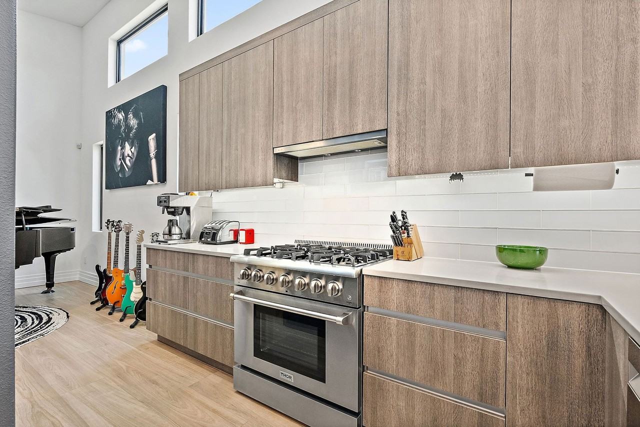 2500 4th Avenue South - Photo 4 of 50