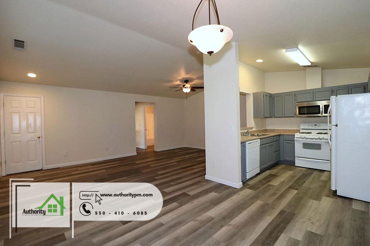 3755 Main St - Photo 4 of 15