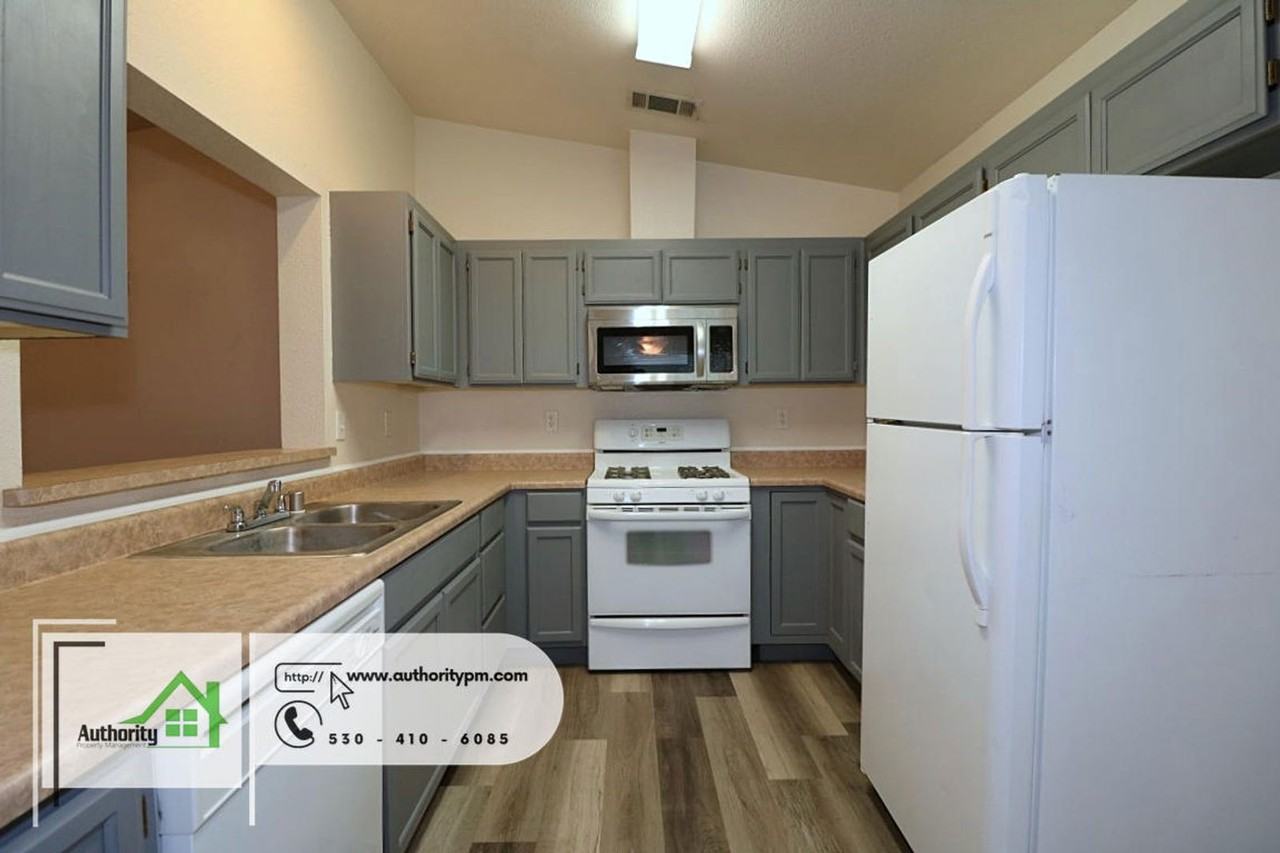 3755 Main St - Photo 5 of 15