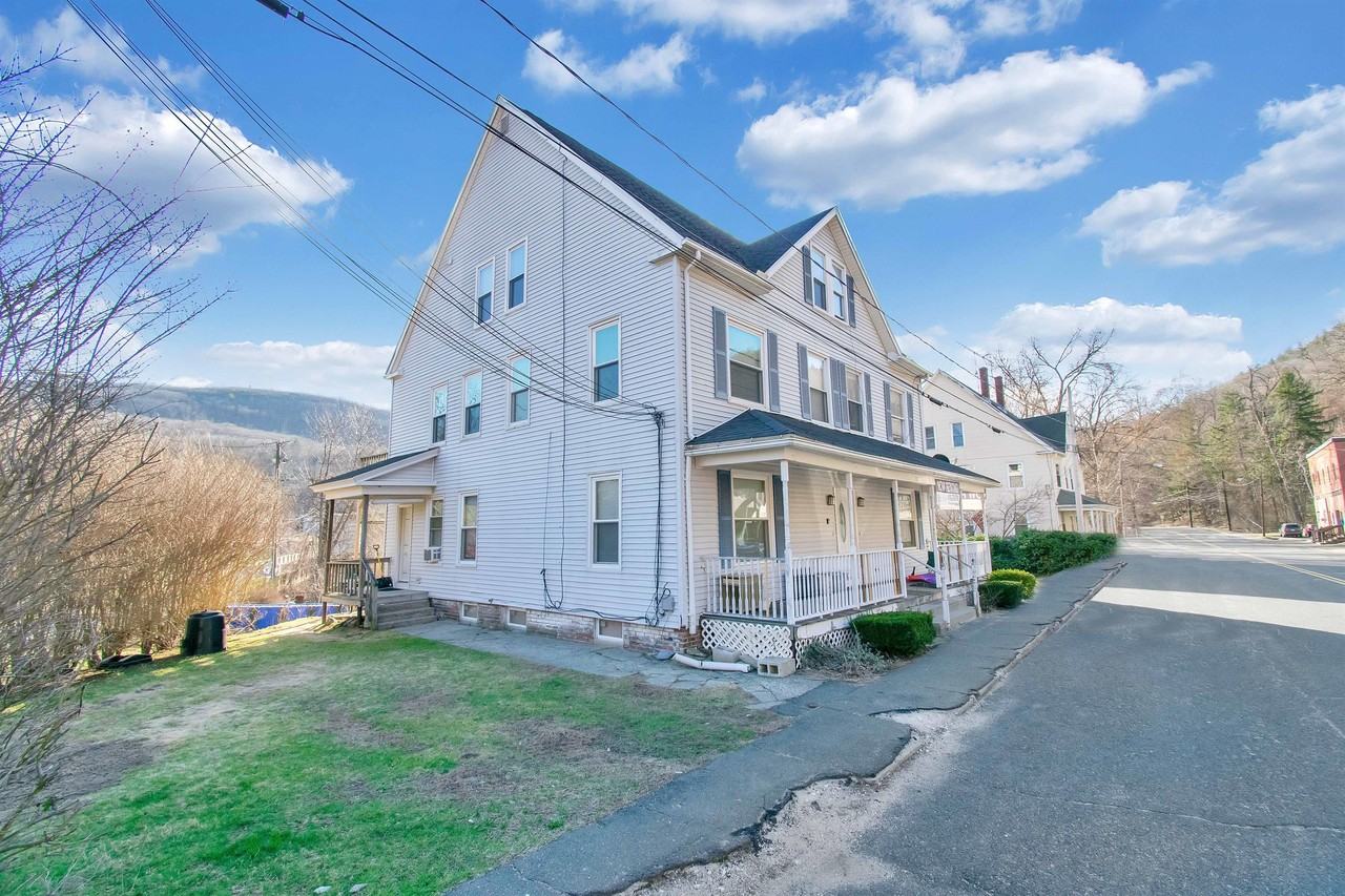 315 Woronoco Rd #B - Photo 3 of 36