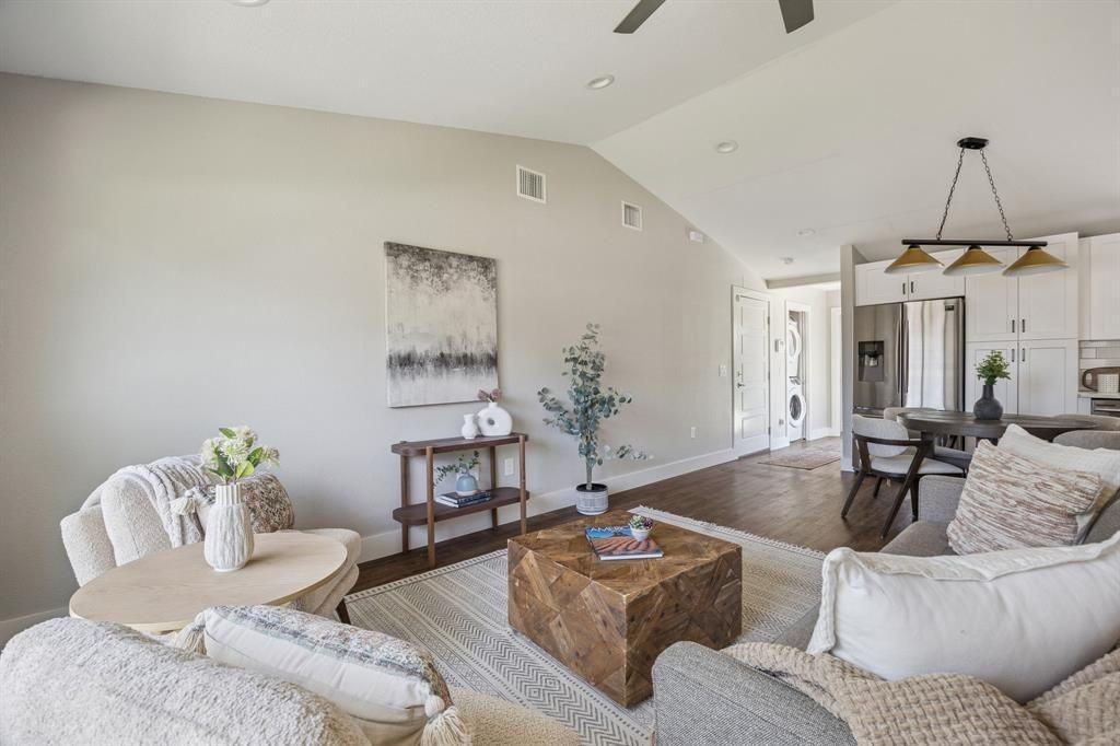 3703 Tower View Ct - Photo 6 of 39