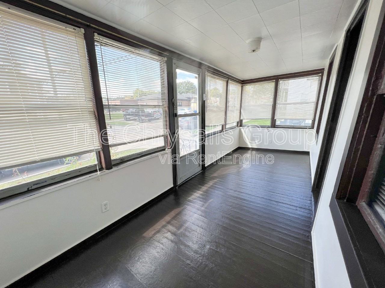 230 Creve Coeur St - Photo 2 of 10