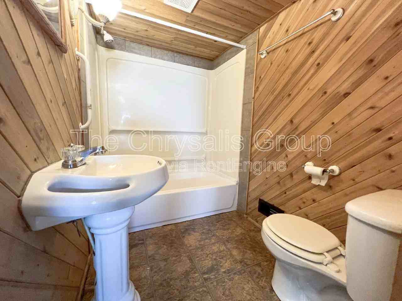 230 Creve Coeur St - Photo 7 of 10