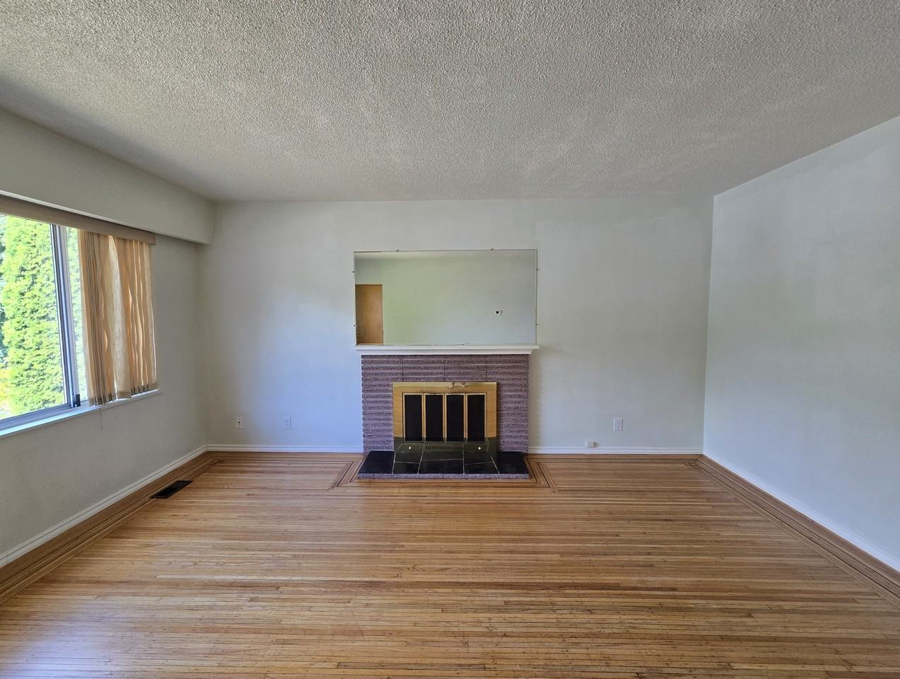 3040 Graveley Street - Photo 2 of 12