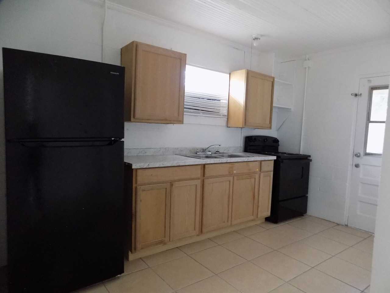 318 Pearl St - Photo 7 of 8