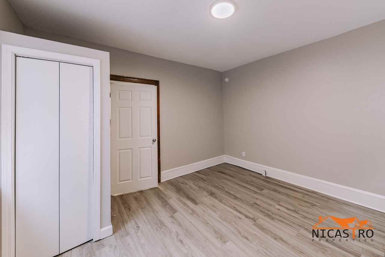 2070 Indianola Ave - Photo 2 of 44