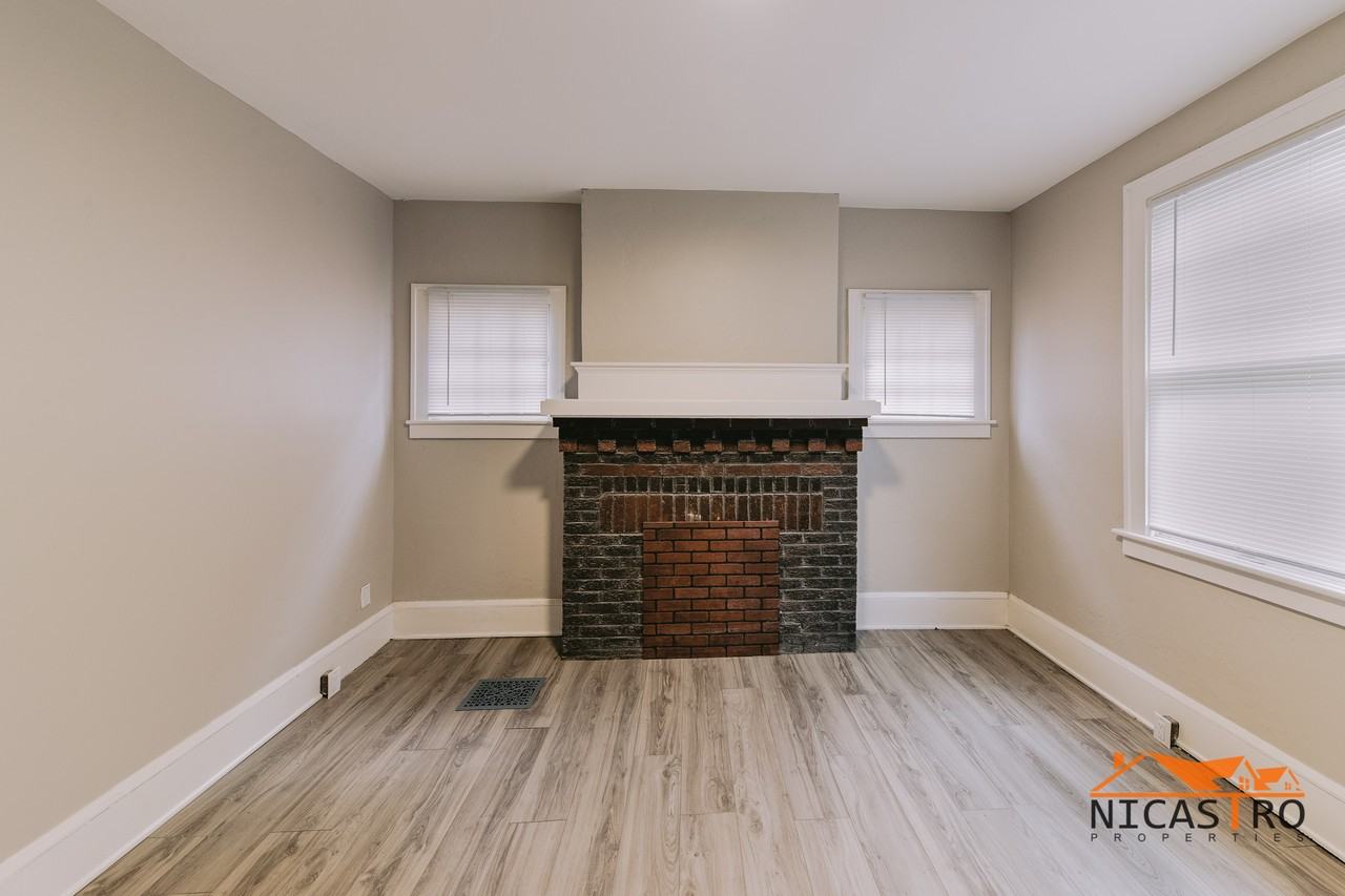 2070 Indianola Ave - Photo 6 of 44