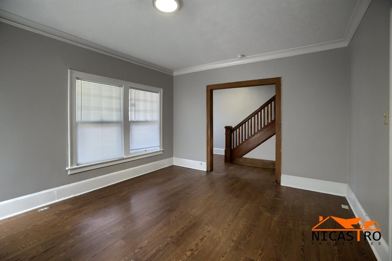 2070 Indianola Ave - Photo 2 of 44