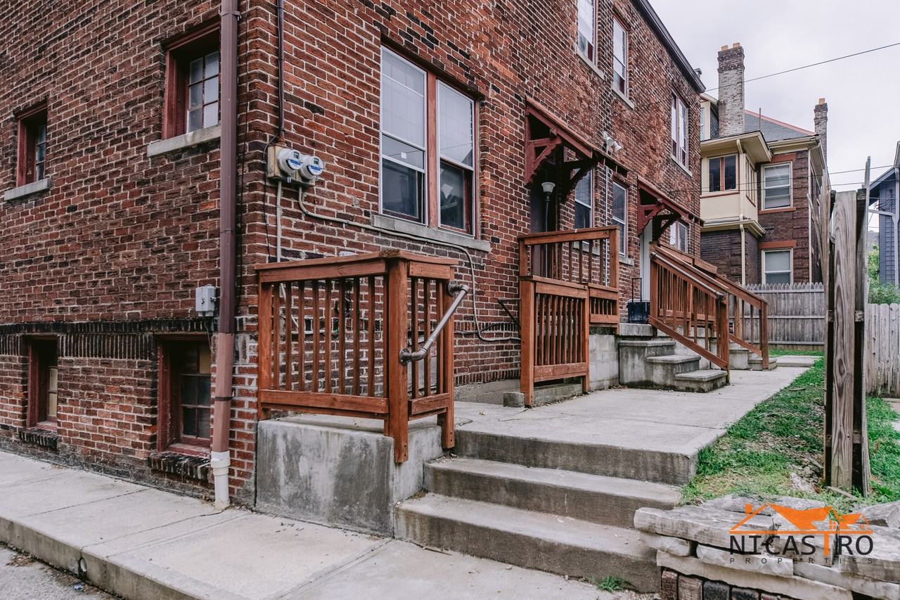 2070 Indianola Ave - Photo 2 of 44