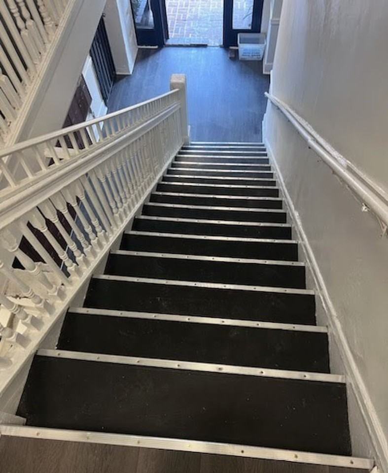 501 Rampart - Photo 4 of 8