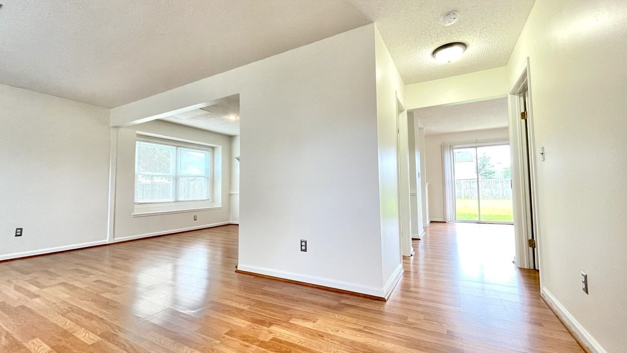 1311 Copper Stone Cir - Photo 7 of 50