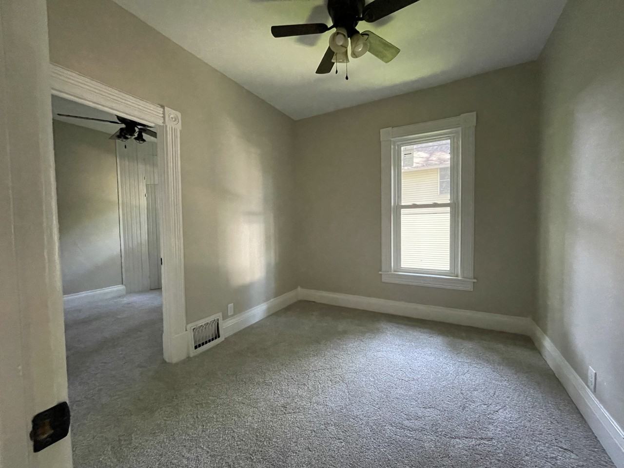 812 42nd St #NA - Photo 3 of 20