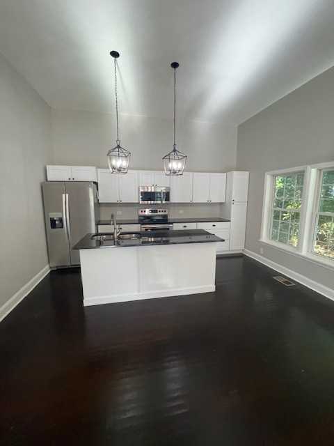 361 Madison Ave Ne #NA - Photo 3 of 10