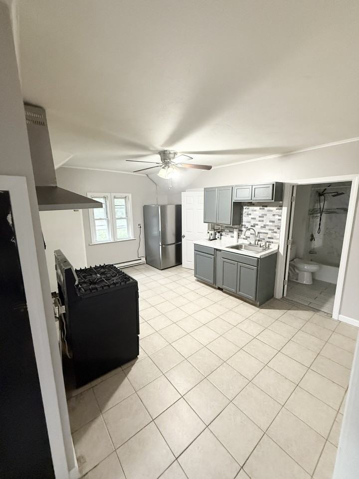94 Cumerford St #2