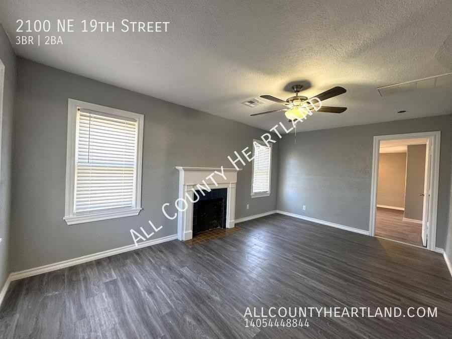 2100 Ne 19th St - Photo 2 of 16