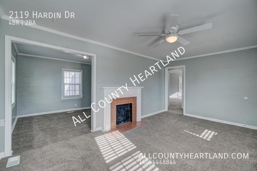 2119 Hardin Dr - Photo 3 of 19