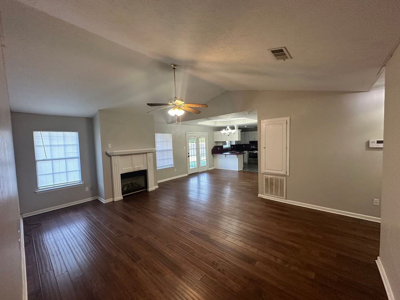 25 Applewood Dr - Photo 5 of 12