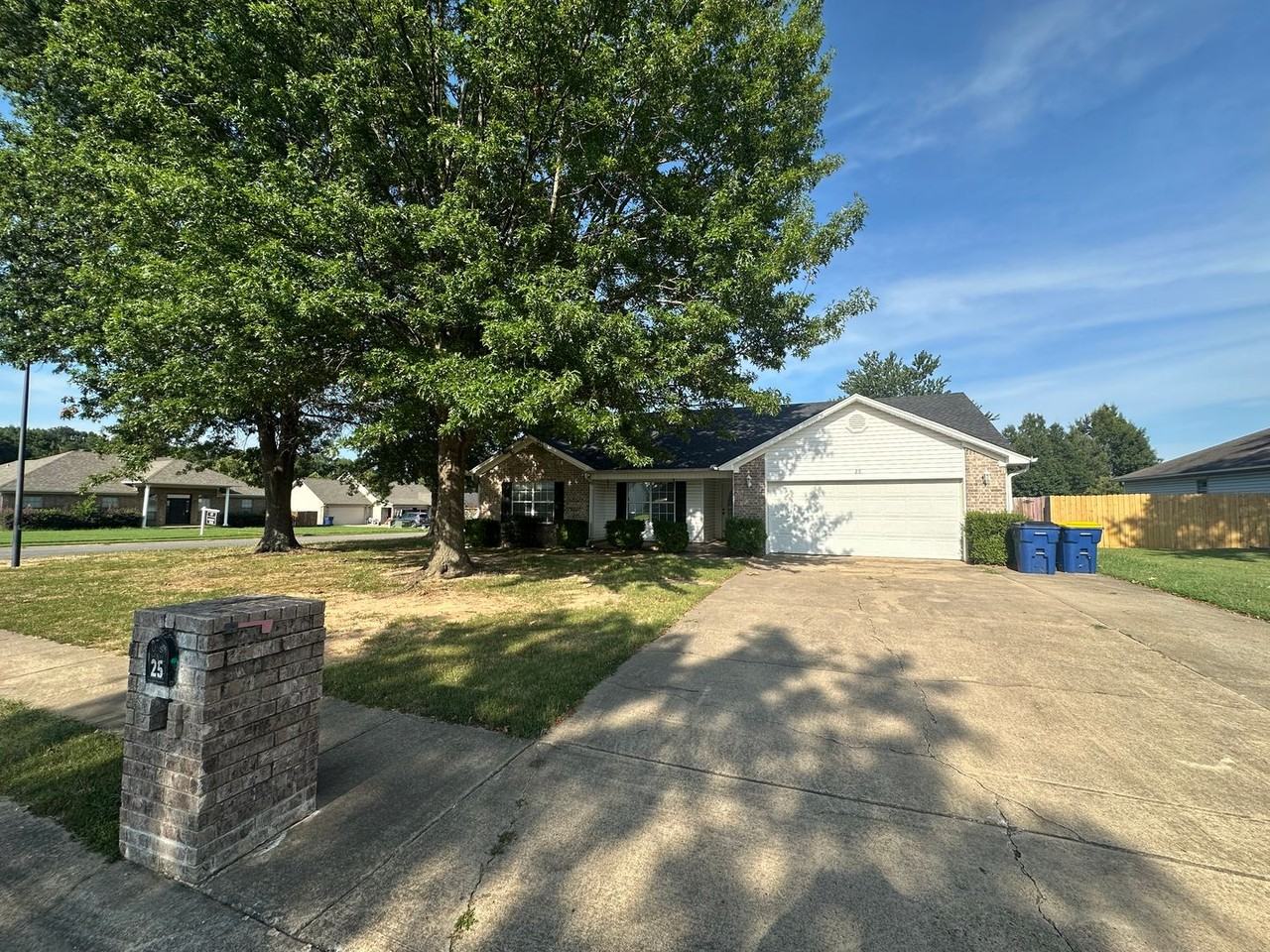 25 Applewood Dr - Photo 2 of 12