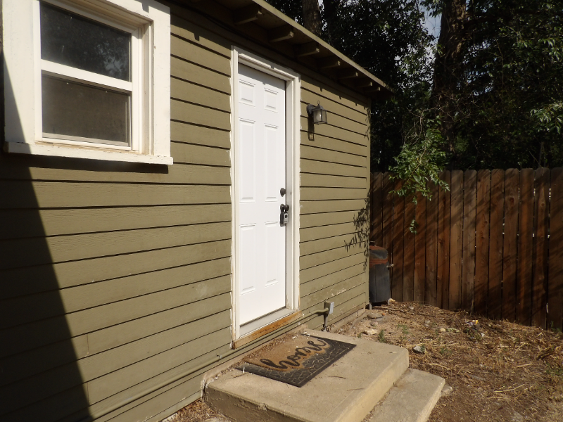 821 S Logan Ave - Photo 2 of 12