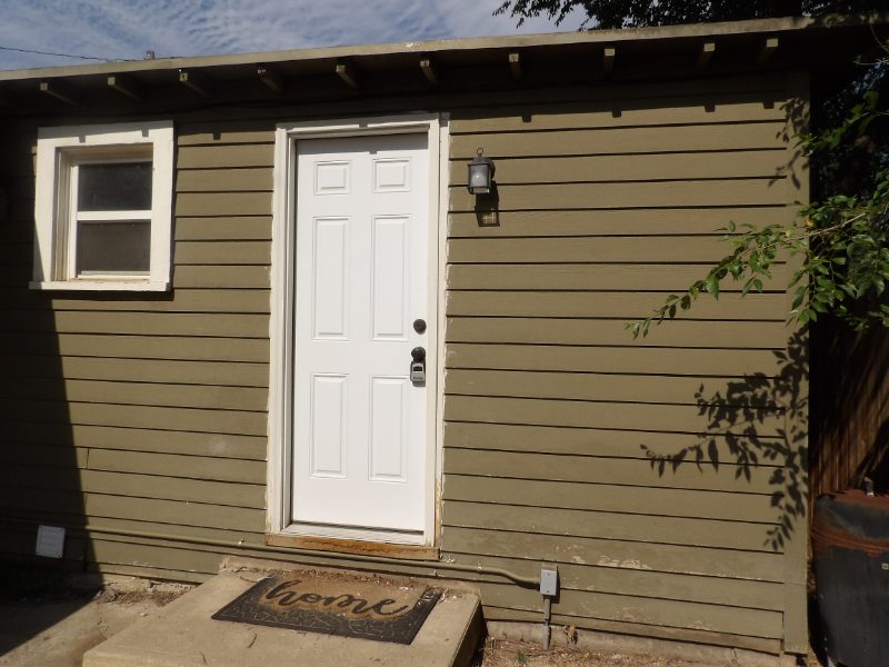 821 S Logan Ave - Photo 3 of 12