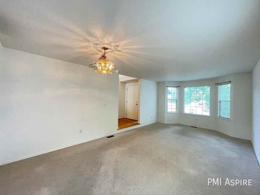 1348 Indian Paintbrush Ln - Photo 5 of 29