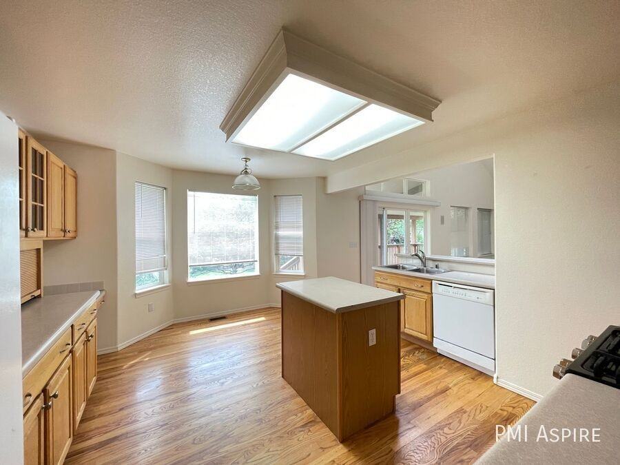 1348 Indian Paintbrush Ln - Photo 6 of 29