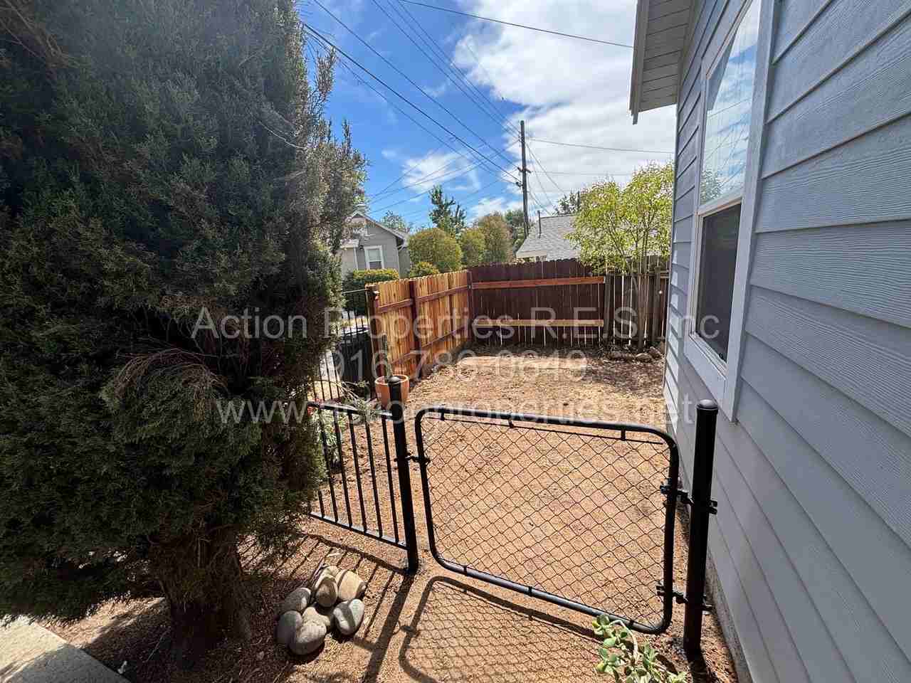 112 1/2 Coronado Ave - Photo 2 of 12