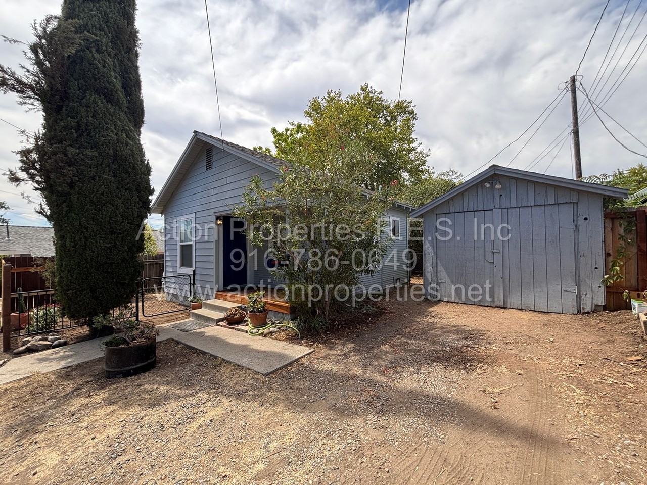 112 1/2 Coronado Ave - Photo 3 of 12