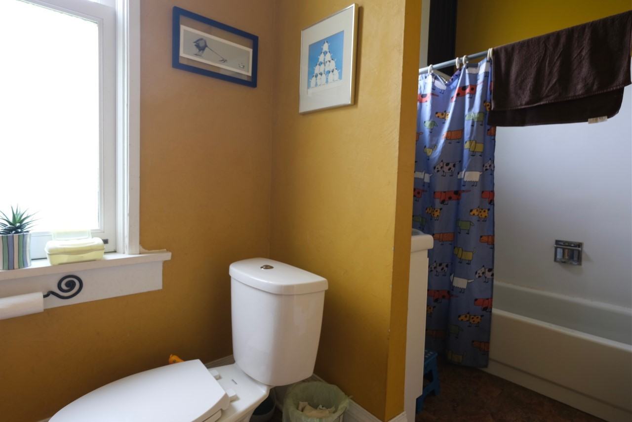 510 Admirals Road - Photo 2 of 11