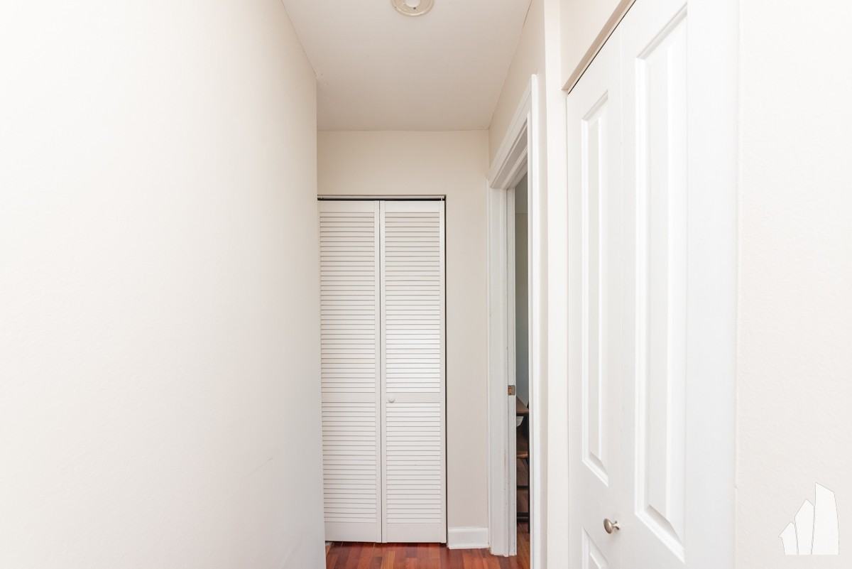 3900 N Pine Grove Ave #802 - Photo 3 of 9