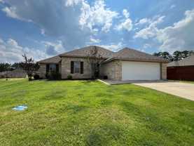 579 Silver Hl - Photo 1 of 1