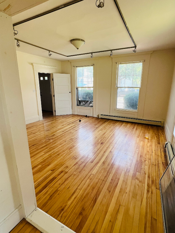 152 Main St - Photo 3 of 13