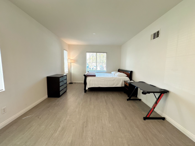 13703 Turf Paradise St - Photo 2 of 9