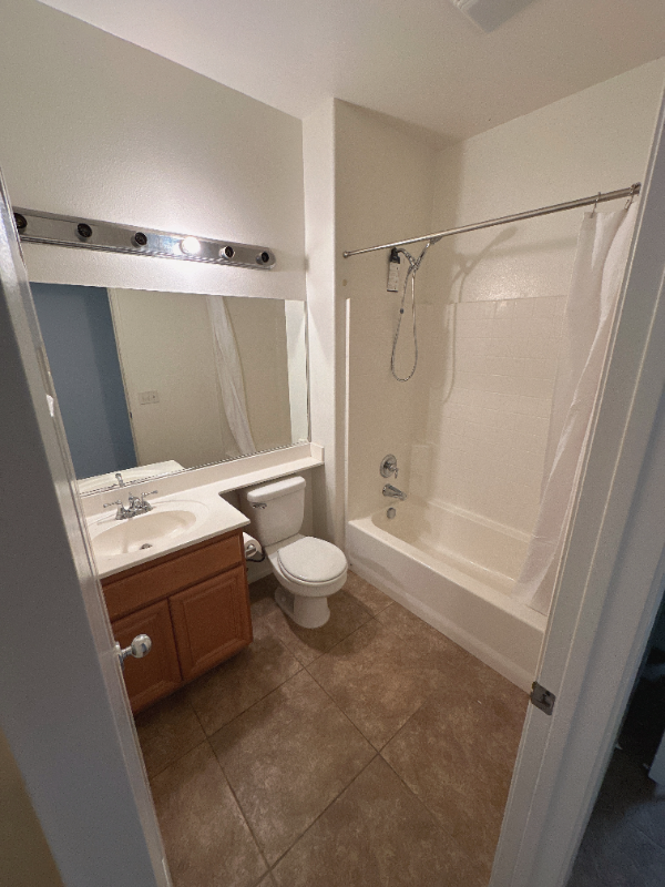 13703 Turf Paradise St - Photo 6 of 9