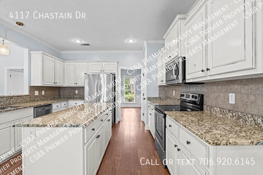 4117 Chastain Dr - Photo 7 of 38