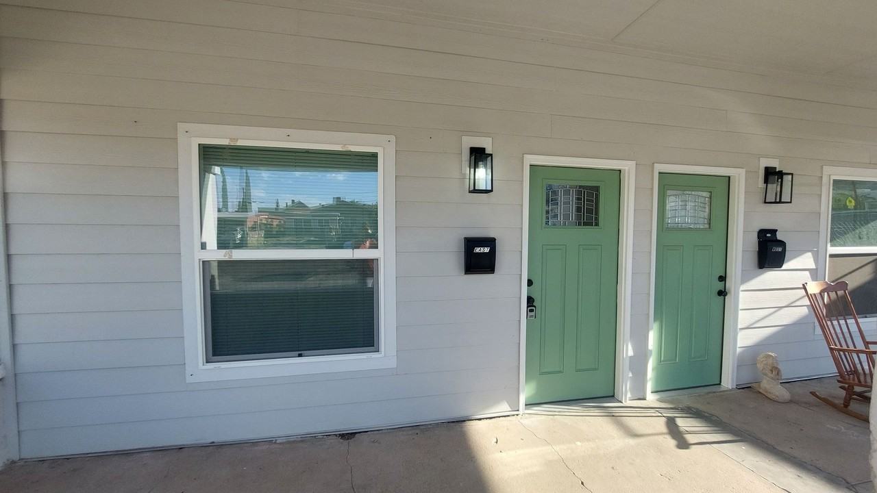 2414 San Diego Ave - Photo 2 of 44
