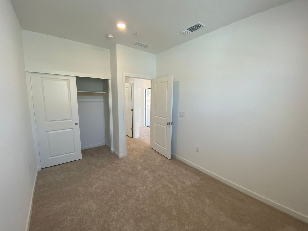 10070 Sling Way - Photo 5 of 37