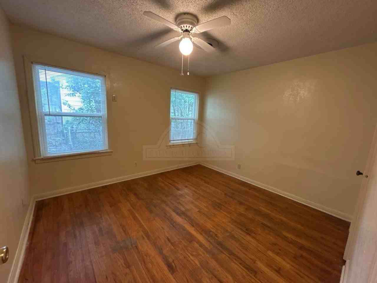 905 Carlisle Ave - Photo 7 of 22