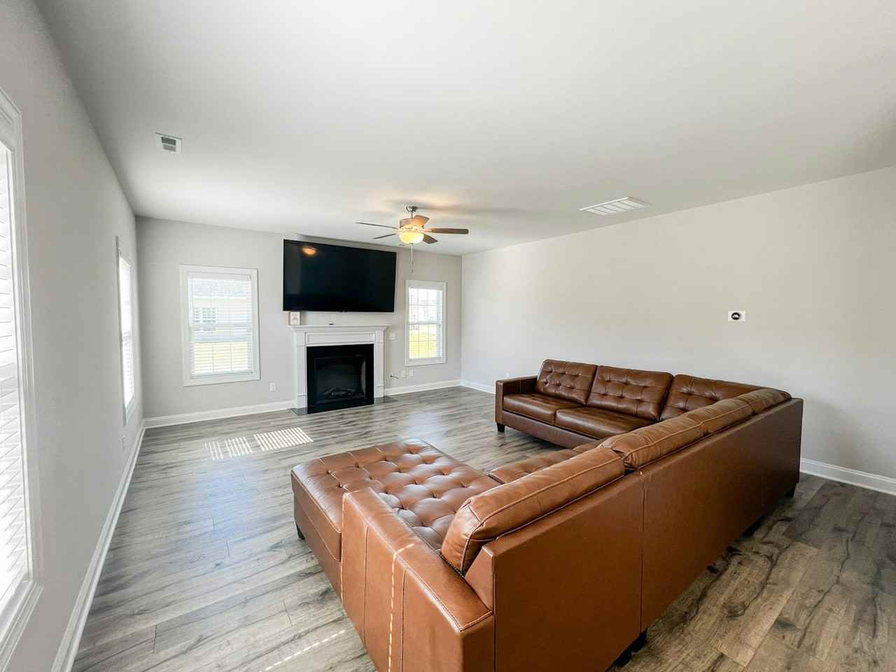 172 Finch Lane - Photo 2 of 32