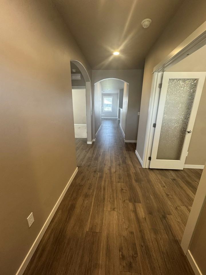 18551 White Rose Place - Photo 3 of 17