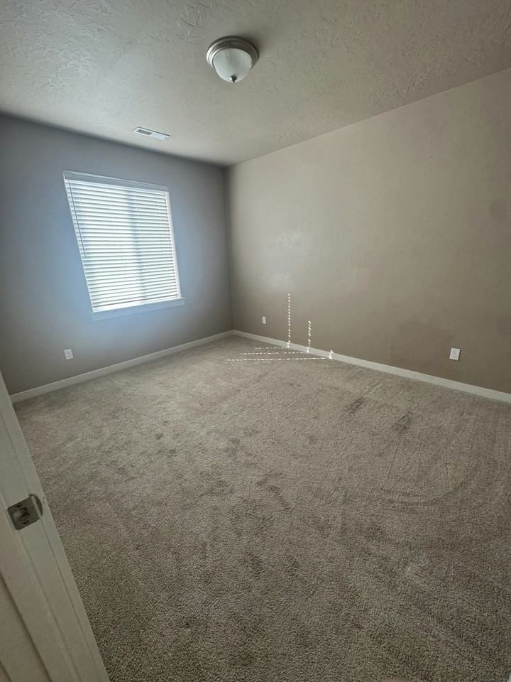 18551 White Rose Place - Photo 4 of 17